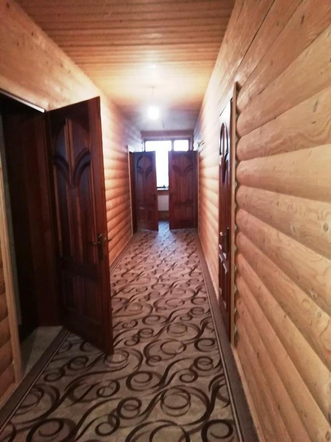 Старе Подвір'Я Verkhovyna Esterno foto