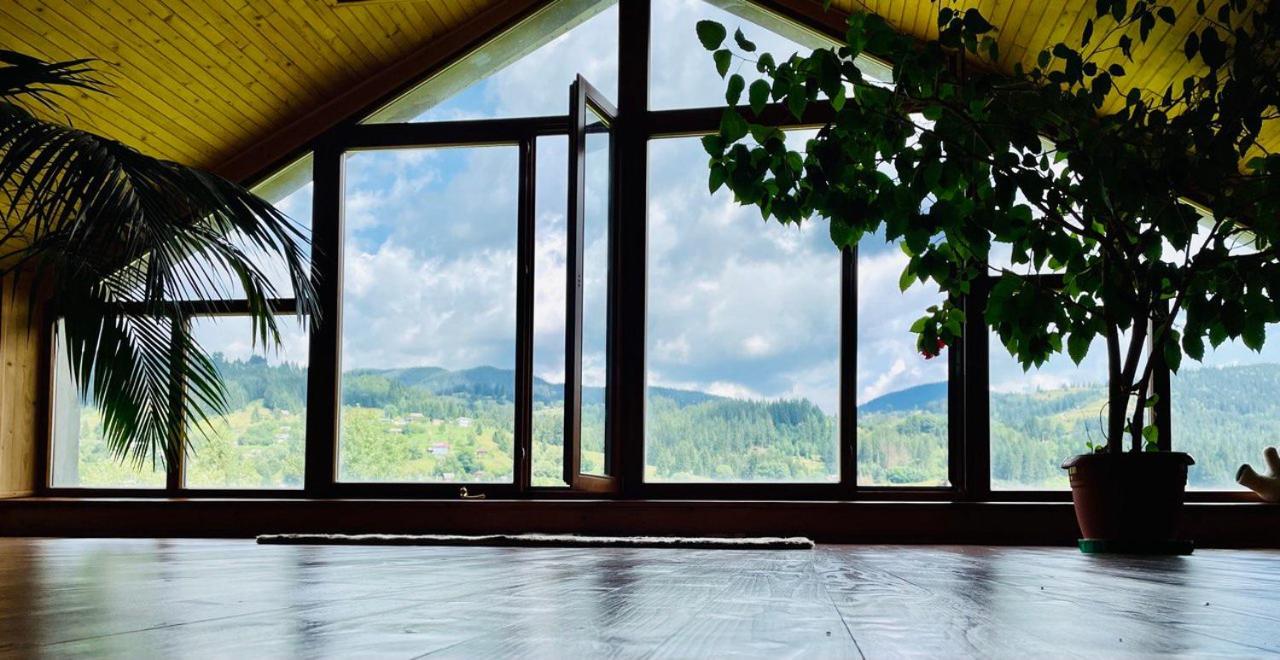 Старе Подвір'Я Verkhovyna Esterno foto